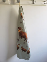 Load image into Gallery viewer, Tea Towel Highland Cow
