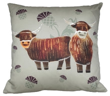 Load image into Gallery viewer, Cushion Highland Cow
