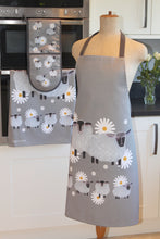 Load image into Gallery viewer, tea towel sheep - quality home textile by D &amp; J Glassware
