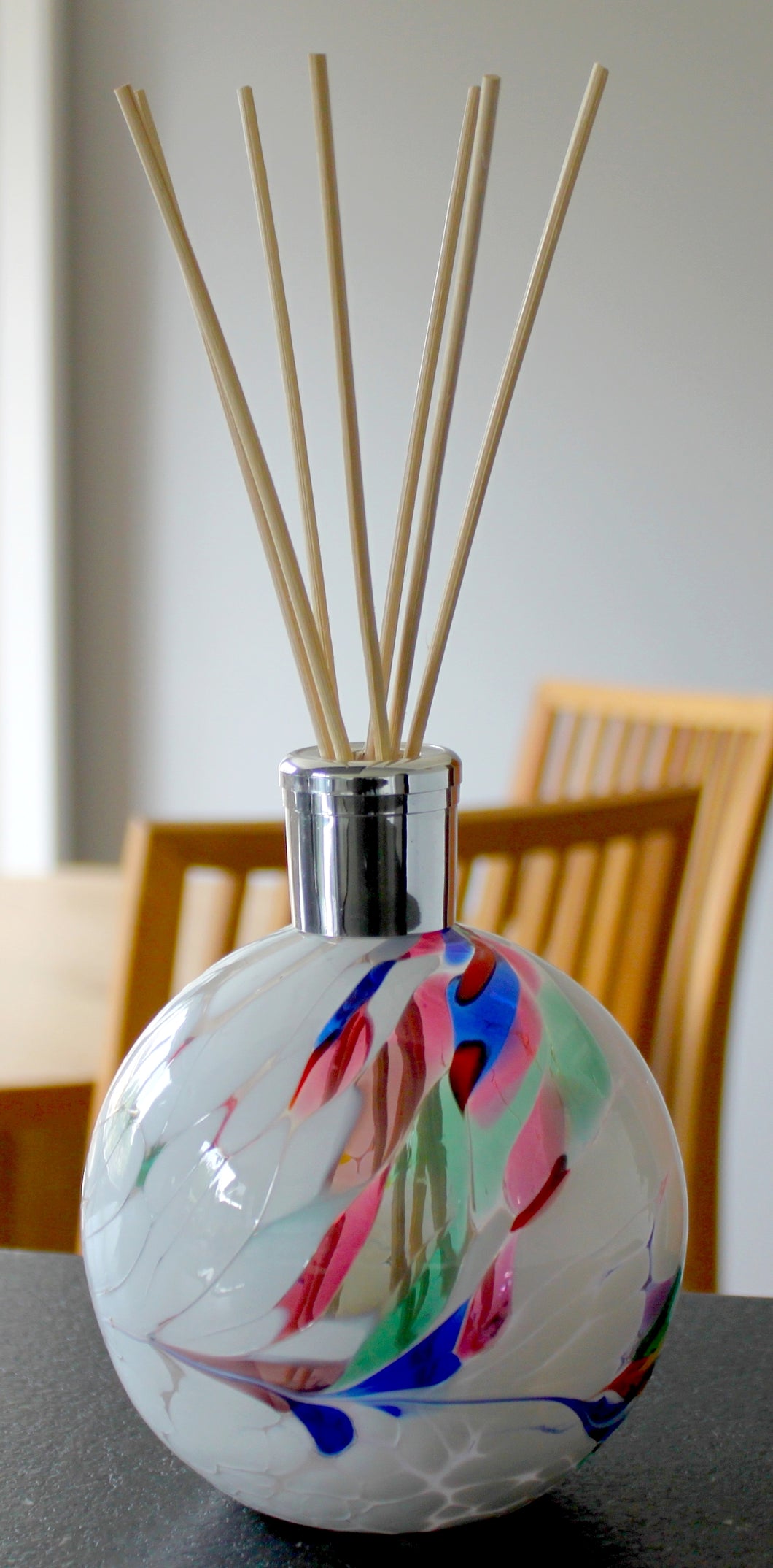 White Diffuser Gift set with Fresh Linen Fragrance